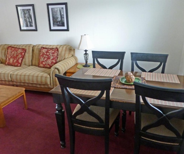 Redwood Suites image 16