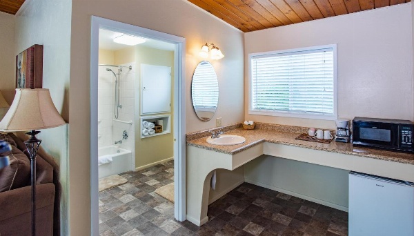 Redwood Suites image 3