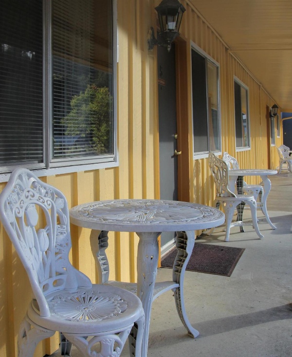 Redwood Suites image 7
