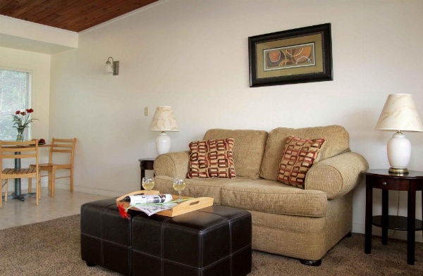 Redwood Suites image 9